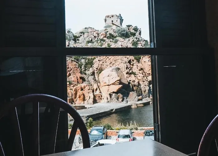 מלון דירות & Le Subrini 3*