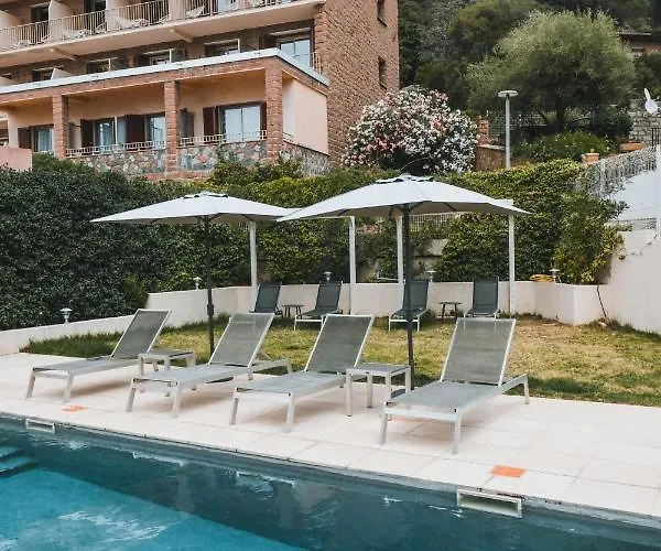 Hotel apartamentowy & Le Subrini 3*