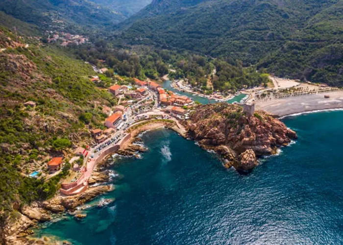 מלון דירות & Le Subrini 3*