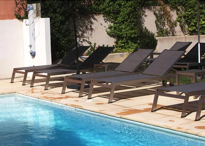 Hotel apartamentowy & Le Subrini