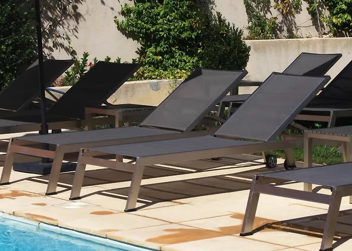 Hotel apartamentowy & Le Subrini 3*