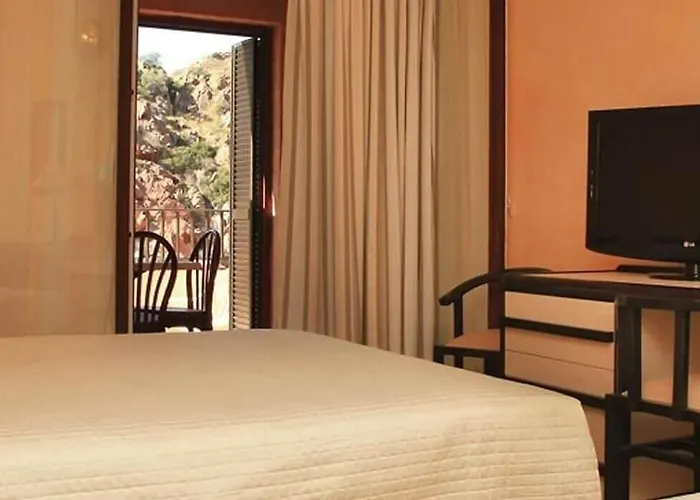 Hotel apartamentowy & Le Subrini 3*